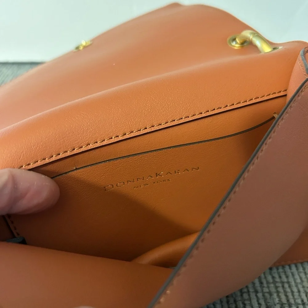 Donna Karan Leather Crossbody Bag adjustable strap - Picture 7 of 16